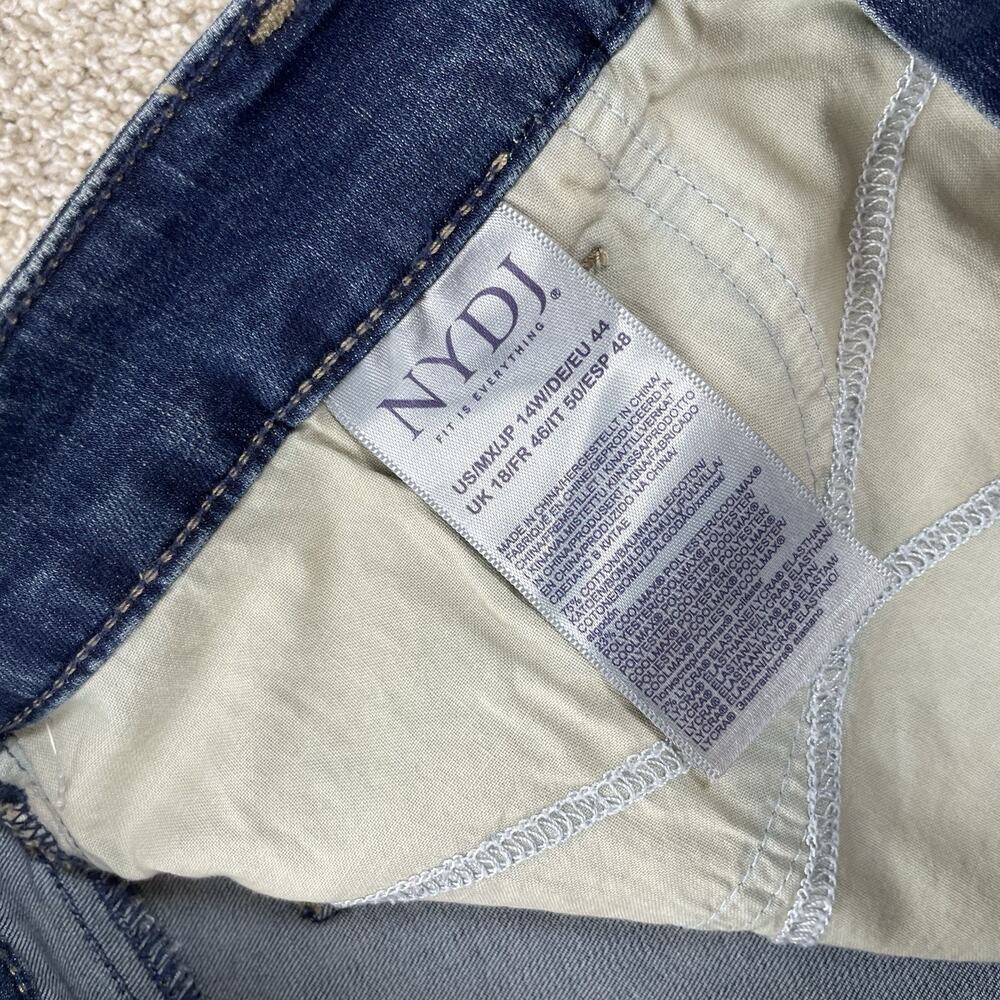 NYDJ Lift Tuck Shorts Size 14W Blue Stretch Medium Wash 4" Inseam 41-10 - Picture 4 of 7